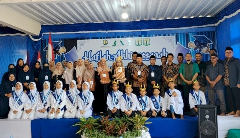 Surakarta Daily | Luluskan 12 Siswa Angkatan Pertama, SDIT Mutiara ‘Ilmu Delanggu Cetak Sejarah